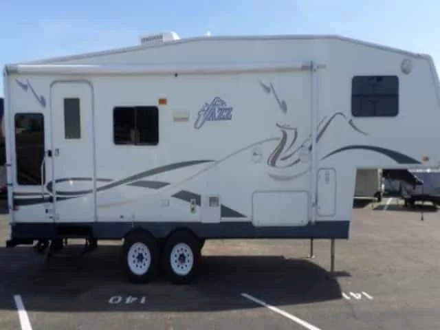 Coachman Jazz 5th wheel is the worst brand you can buy from the Coachman RV manufacturer