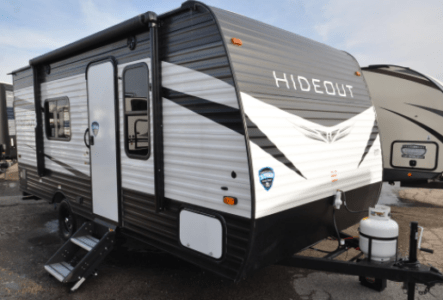 7 Small Towable Campers With Bathrooms I’m Completely Crazy About ...